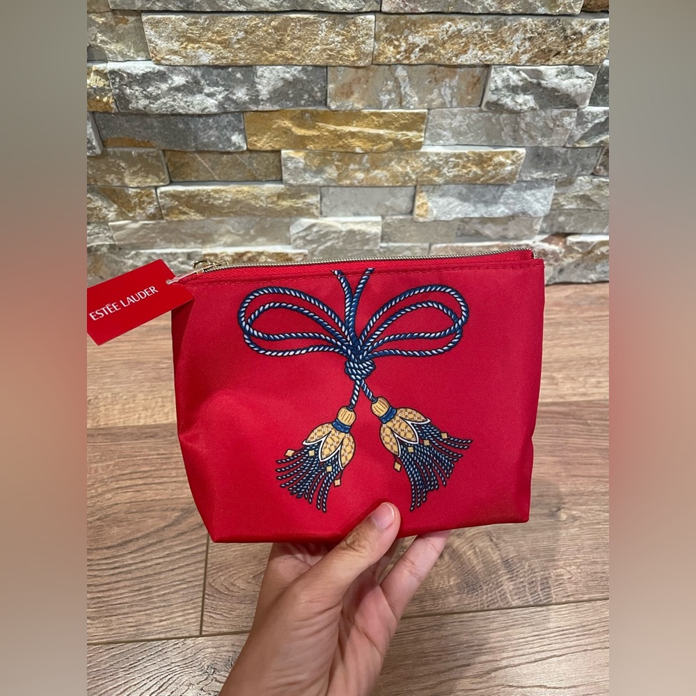 NWT Ester Lauder Makeup Bag with Samples